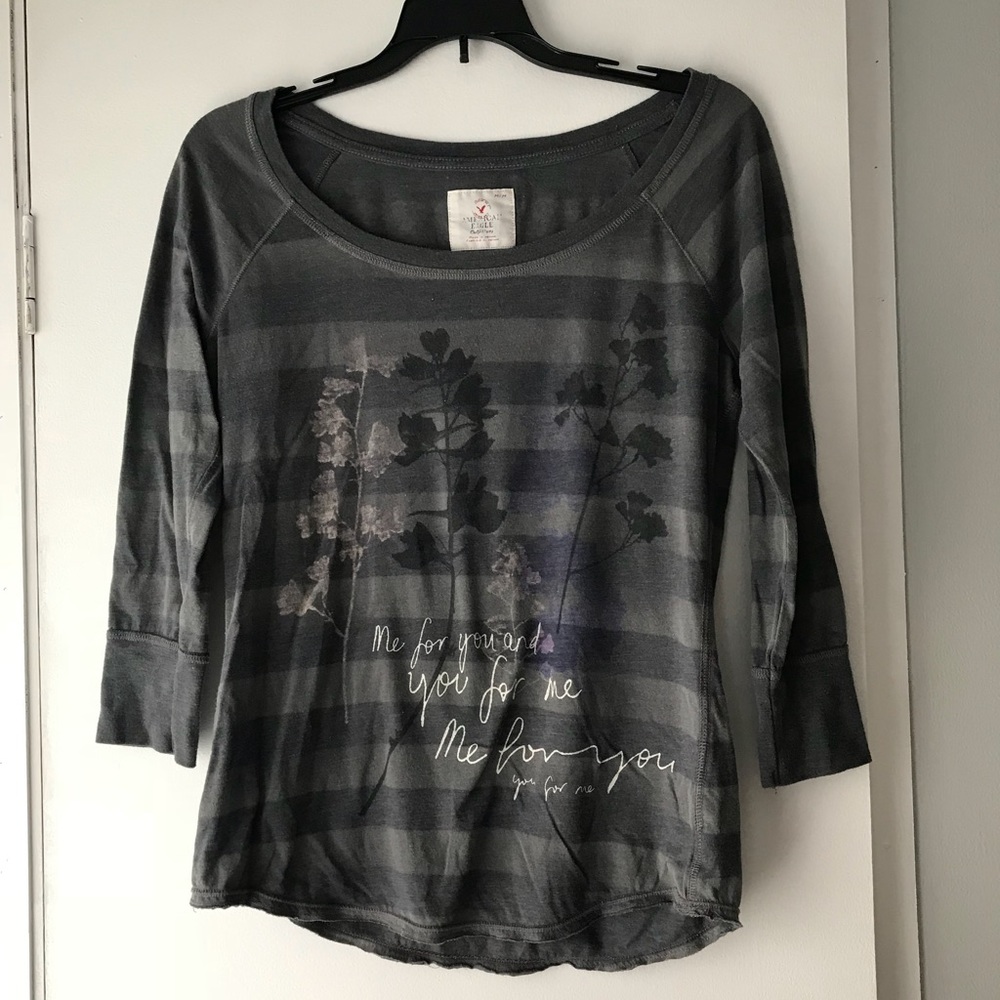 American Eagle Three-quarter sleeve top